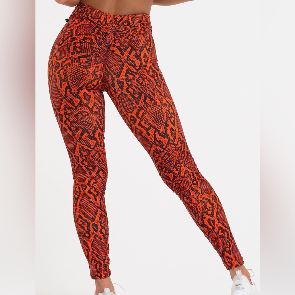 COPY - LiCi fit Scrunch Legging - Venom (red animal print)